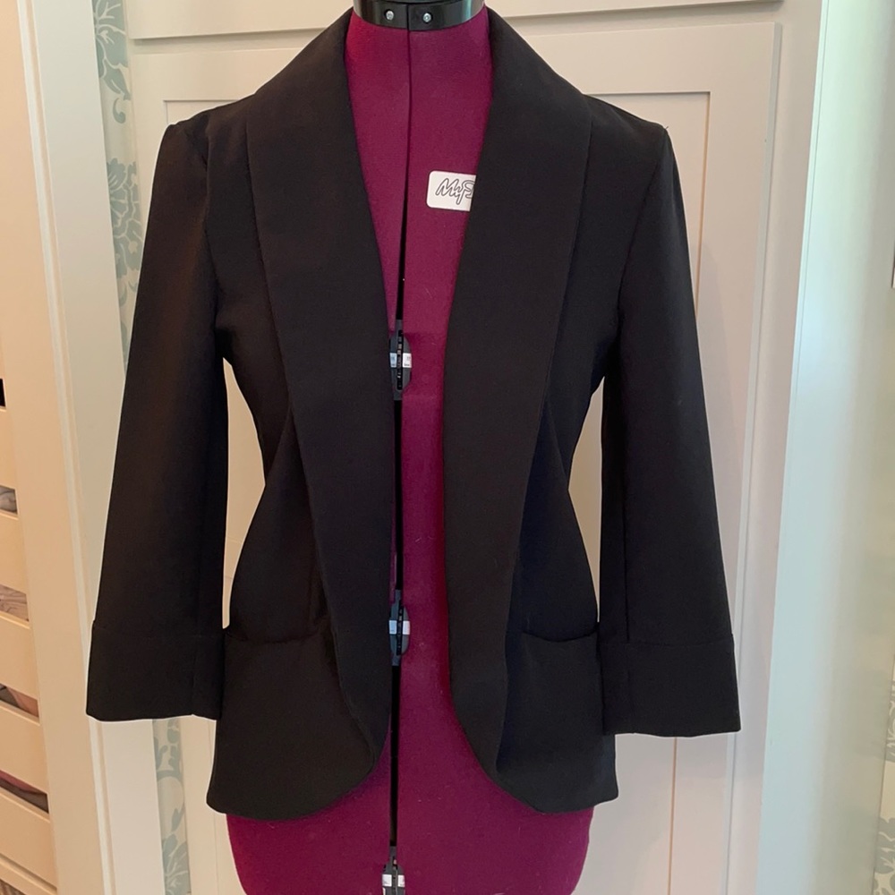 Harlow and Graham black blazer